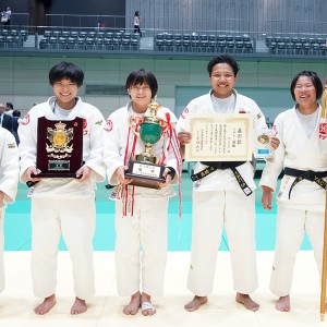 第69回全日本実業柔道団体対抗大会・女子第2部優勝のヤックスA