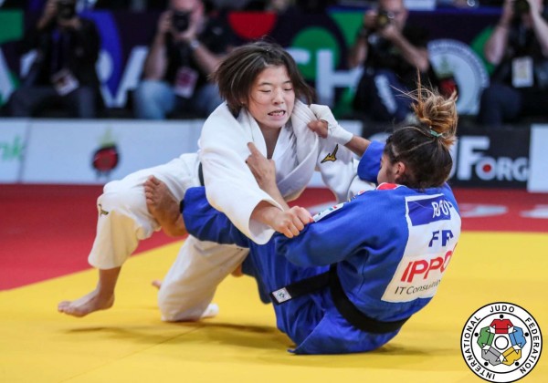 48kg級決勝、古賀若菜がシリーヌ・ブクリからとどめの大内刈「技有」