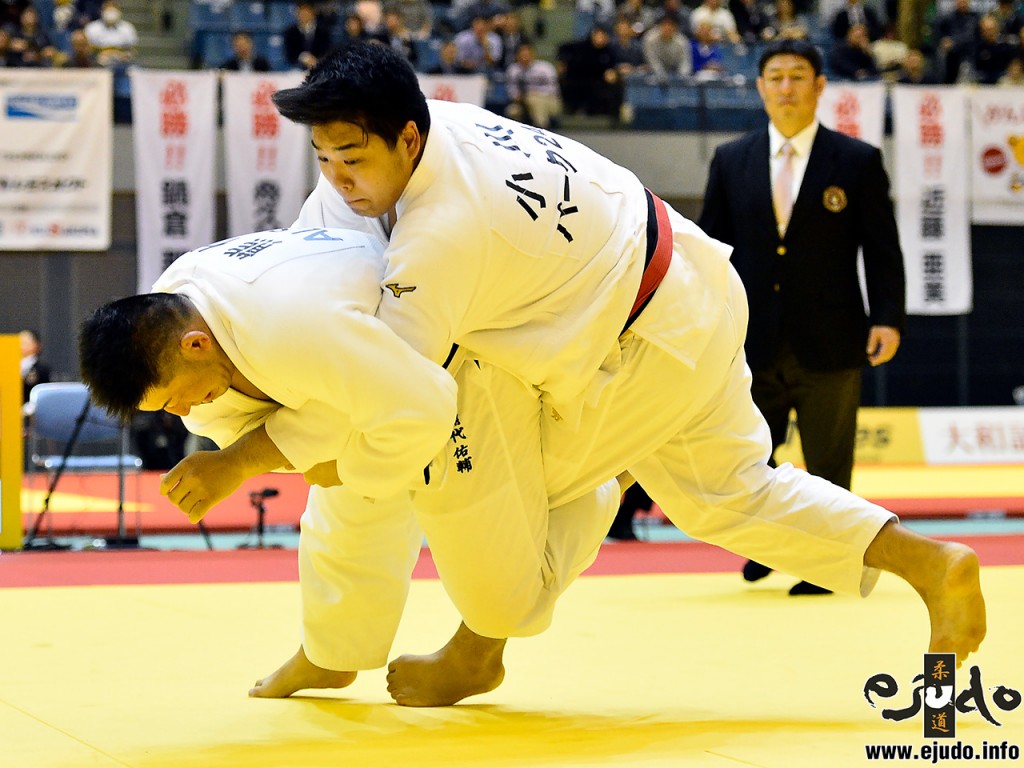 100kg級準々決勝、羽賀龍之介が中野智博から内股「一本」。
