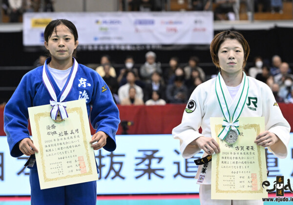 -48kg Medalists. From left, KONDO, Mitsuki, KOGA, Wakana.