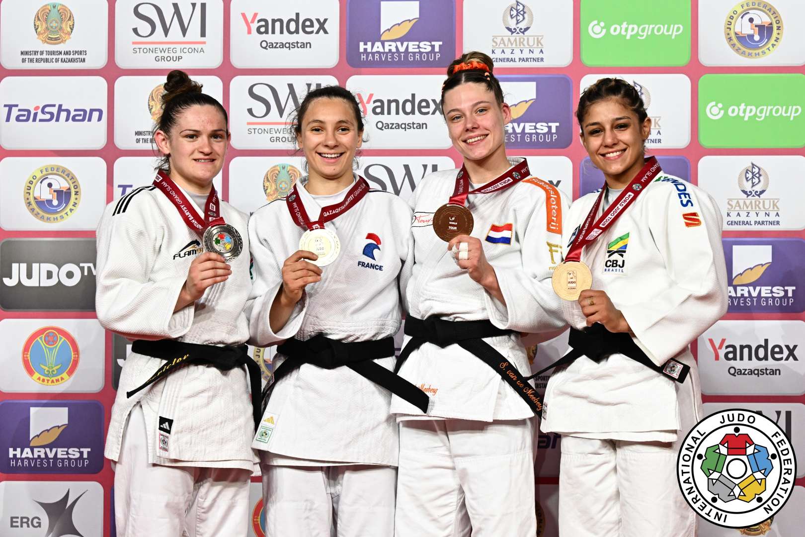 
-57kg Medalists. From left, DEVICTOR, Chloe, MOKDAR, Faiza, VAN DE MEEBERG, Shannon, SOUZA, Sarah.