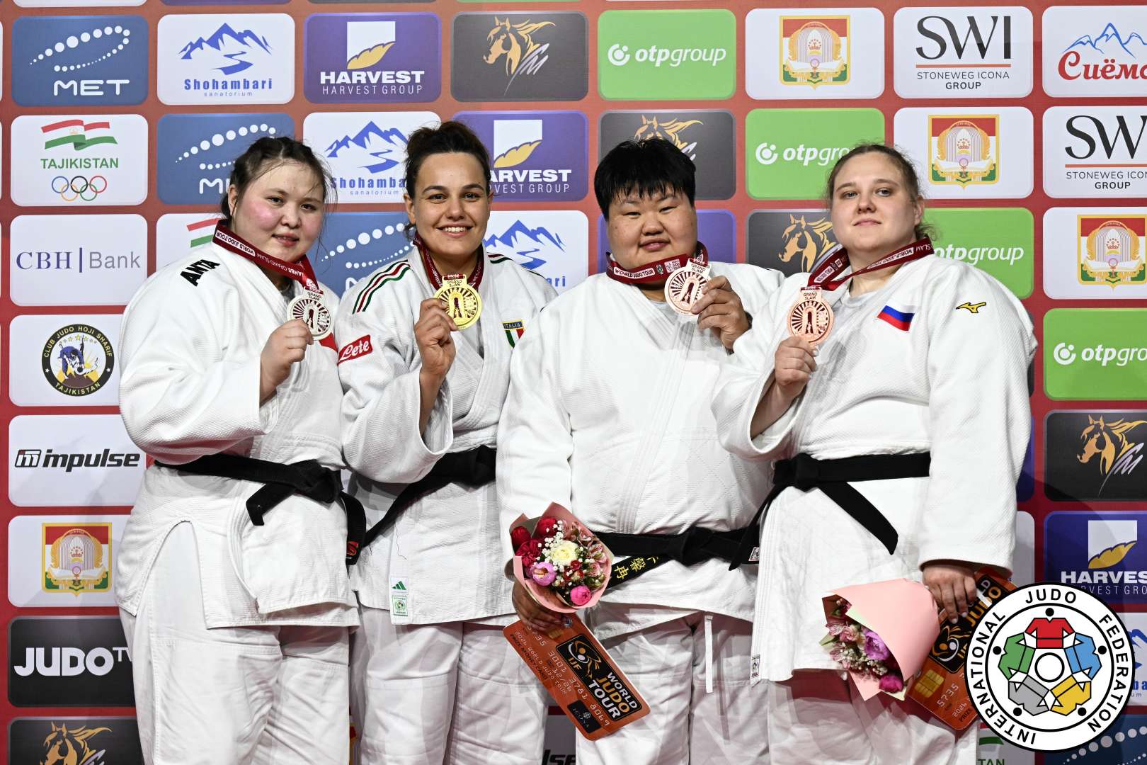 +78kg Medalists. From left, AYIMAN, Jinesinuer, TAVANO, Asya, NIU, Xinran, IVANOVA, Mariia.