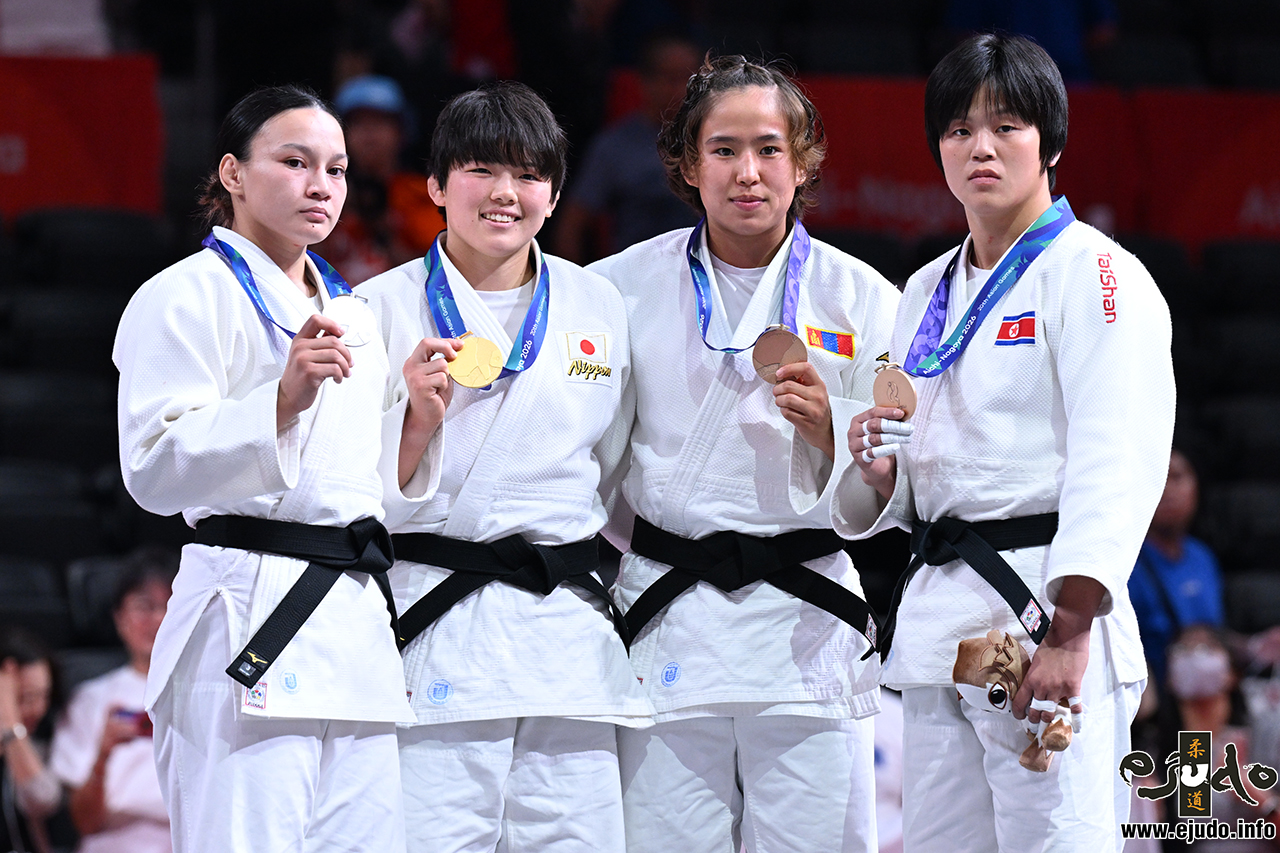 -70kg Medalists. From left, ASKHAT, Azhar, MAEDA, Rin, URAN-ULZII, Anujin, MUN, Song Hui.
