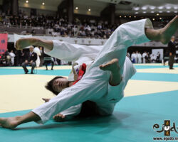 1回戦、橋口祐葵が高波勁佑から袖釣込腰「技有」