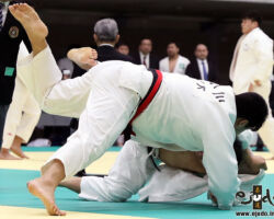 2回戦、小川雄勢が渡井明道から大内刈「一本」
