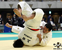 準決勝、北野裕一が上田轄麻から隅返「技有」