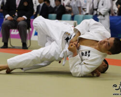 60kg級1回戦、中島瑞貴(西日本短大附高2年)服部辰成(東海大相模高中等部3年)から払巻込「技有」