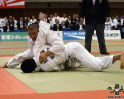 73kg級準決勝、小田桐美生(国士舘高2年)が後藤颯太(習志野高1年)を攻める