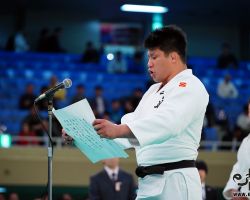 選手宣誓は最年長32歳の加藤博剛(千葉県警察)が務めた。 選手宣誓は最年長32歳の加藤博剛(千葉県警察)が務めた。