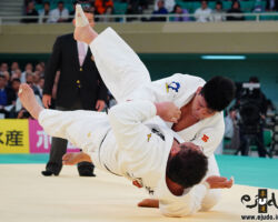 二回戦、加藤博剛が上林山裕馬から小外掛「一本」