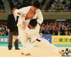 二回戦。佐藤正大が右大外落で一色勇輝に対抗