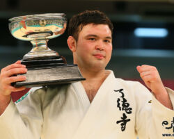 初優勝のウルフアロン。