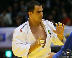 <strong>ダヴィド・モウラ<br>
MOURA David</strong><br>
32歳 1987/8/24<br>
WR:3位<br>
組み手:左組み<br>
得意技:巴投、左内股、右内股<br>
使用技:左一本背負投、右一本背負投、左背負投、右背負投、左大内刈、左小外刈<br>
<i class="fas fa-external-link-alt"></i> <u>続きを読む</u> ダヴィド・モウラ MOURA David