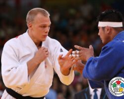 <strong>ヘンク・フロル<br>
GROL Henk</strong><br>
34歳 1985/4/14<br>
WR:10位<br>
組み手:右組み<br>
得意技:隅落<br>
使用技:右小外掛、右小外刈、右小内刈、右大外刈<br>
<i class="fas fa-external-link-alt"></i> <u>続きを読む</u> ヘンク・フロル GROL Henk