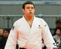 <strong>ウルフアロン<br>
WOLF Aaron</strong><br>
23歳 1996/2/25<br>
WR:7位<br>
組み手:左組み<br>
得意技:左内股、左大内刈、左小外掛<br>
使用技:肩車、横落、左大外刈、隅返、裏投、左支釣込足<br>
<i class="fas fa-external-link-alt"></i> <u>続きを読む</u> ウルフアロン WOLF Aaron