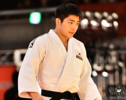 <strong>アン・チャンリン (KOR)<br>
AN Changrim</strong><br>
25歳 1994/3/2<br>
WR:3位<br>組み手:左組み<br>
得意技:左背負投、左小内刈、左背負投(韓国背負い)<br>
使用技:右一本背負投、右背負投、左袖釣込腰、左体落、左内股、左小外掛<br>
<i class="fas fa-external-link-alt"></i> <u>続きを読む</u> アン・チャンリン AN Changrim (KOR)