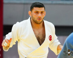 <strong>ヴェダット・アルバイラク<br>
ALBAYRAK Vedat</strong><br>
26歳 1993/3/2<br>
WR:6位<br>
組み手:右組み<br>
得意技:右内股<br>
使用技:右腰車、右釣込腰、隅落、抱分<br>
<i class="fas fa-external-link-alt"></i> <u>続きを読む</u> ヴェダット・アルバイラク ALBAYRAK Vedat