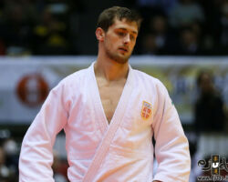 <strong>アレクサンダー・クコル<br>
KUKOLJ Aleksandar</strong><br>
27歳 1991/9/9<br>
WR:7位<br>
組み手:左組み<br>
得意技:左内股、肩車、谷落、隅落<br>
使用技:左小外刈、左体落、左釣込腰、左小内刈、左支釣込足<br>
<i class="fas fa-external-link-alt"></i> <u>続きを読む</u> アレクサンダー・クコル KUKOLJ Aleksandar