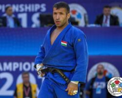 <strong>コムロンショフ・ウストピリヨン<br>
USTOPIRIYON Komronshokh</strong><br>
26歳 1993/1/7<br>
WR:13位<br>
組み手:右組み<br>
得意技:右内股、右袖釣込腰<br>
使用技:右背負投、右一本背負投、右体落、右小内刈、右大外刈<br>
<i class="fas fa-external-link-alt"></i> <u>続きを読む</u> コムロンショフ・ウストピリヨン USTOPIRIYON Komronshokh