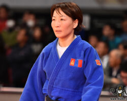 <strong>ムンフバット・ウランツェツェグ (MGL)<br>
MUNKHBAT Urantsetseg</strong><br>
29歳 1990/3/14<br>
WR:3位<br>
組み手:右組み<br>
得意技:寝技、隅返、右背負投(韓国背負い)<br>
使用技:巴投、横落、右大内刈、右小内刈、横掛、横分、左袖釣込腰<br>
寝技得意技術:ホイジンハロール、横三角、シバロック、腕挫十字固<br>
<i class="fas fa-external-link-alt"></i> <u>続きを読む</u> ムンフバット・ウランツェツェグ MUNKHBAT Urantsetseg