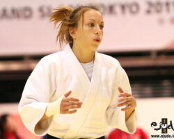 <strong>シャーリン・ファンスニック (BEL)<br>
VAN SNICK Charline</strong><br>
28歳 1990/9/2<br>
WR:5位<br>
組み手:左組み <br>
得意技:左袖釣込腰、寝技<br>
使用技:右一本背負投、隅返、巴投、浮技、横車、抱分、裏投、左大腰<br>
寝技得意技術:腕挫十字固、ボーアンドアローチョーク、横三角<br>
<i class="fas fa-external-link-alt"></i> <u>続きを読む</u> シャーリン・ファンスニック VAN SNICK Charline (BEL)