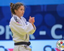 <strong>ティムナ・ネルソン=レヴィー<br>
NELSON LEVY</strong><br>
25歳 1994/7/7<br>
WR:9位<br>
組み手:右組み<br>
得意技:右小外掛<br>
使用技:右大外刈、右釣込腰、右内股、浮落<br>
<i class="fas fa-external-link-alt"></i> <u>続きを読む</u> ティムナ・ネルソン=レヴィー NELSON LEVY