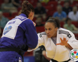 <strong>アッスマ・ニアン<br>
NIANG Assmaa</strong><br>
36歳 1983/1/4<br>
WR:10位<br>
組み手:右組み<br>
得意技:右小外掛、隅返<br>
使用技:引込返、右小内刈、右大内刈<br>
<i class="fas fa-external-link-alt"></i> <u>続きを読む</u> アッスマ・ニアン NIANG Assmaa