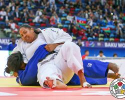 <strong>ベアトリス・ソウザ<br>
SOUZA Beatriz</strong><br>
21歳 1998/5/20<br>
WR:9位<br>
組み手:組み手:右組み<br>
得意技:右払腰、右大外刈<br>
使用技:右大内刈、右内股、右払巻込<br>
<i class="fas fa-external-link-alt"></i> <u>続きを読む</u> ベアトリス・ソウザ SOUZA Beatriz