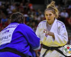 <strong>エリザヴェータ・カラニナ<br>
KALANINA Yelyzaveta</strong><br>
24歳 1995/2/1<br>
WR:10位<br>
組み手:右組み<br>
得意技:右払巻込、右大外巻込<br>
使用技:右払腰、右大外刈、右大外巻込、右小外掛、右大内刈<br>
<i class="fas fa-external-link-alt"></i> <u>続きを読む</u> エリザヴェータ・カラニナ KALANINA Yelyzaveta