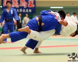 2回戦、天理大の中堅河田闘志が福岡大・下石悠生から払巻込「一本」 2回戦、天理大の中堅河田闘志が福岡大・下石悠生から払巻込「一本」