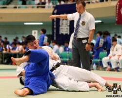 2回戦、日本体育大の次鋒松井海斗が大阪体育大・秋田滴から払巻込「技有」