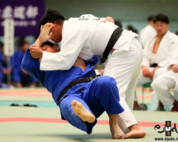 1回戦、日本大の大将安田拓洋が福岡教育大・大杉聡麿から隅落「一本」