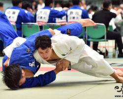 2回戦、國學院大の副将斉本研アレクサンドルが名城大・松永泰知から浮腰で2つ目の「技有」