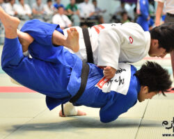 2回戦、中央大の次鋒和泉川武蔵が愛知大・金子侑樹から大腰「技有」