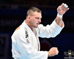 <strong>ルカシュ・クルパレク(チェコ)<br>
KRPALEK Lukas</strong><br>
30歳 1990/11/15<br>
WR:4位 組み手:左組み<br>
得意技:隅返、左大内刈、左小外掛、寝技<br>
使用技:左釣込腰、左大外刈、右背負投、右小外掛、右内股(やぐら投げ)、隅落<br>
<i class="fas fa-external-link-alt"></i> <u>続きを読む</u> ルカシュ・クルパレク(チェコ) KRPALEK Lukas