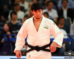 <strong>ムハマドカリム・フラモフ(ウズベキスタン)<br>
KHURRAMOV Mukhammadkarim</strong><br>
24歳 1997/4/4<br>
WR:14位 組み手:右組み<br>
得意技:左背負投、左袖釣込腰、裏投<br>
使用技:肩車、右大内刈、浮落、隅落、右内股、右一本背負投、左釣腰(変則)<br>
<i class="fas fa-external-link-alt"></i> <u>続きを読む</u> ムハマドカリム・フラモフ(ウズベキスタン) KHURRAMOV Mukhammadkarim