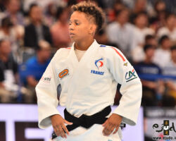 <strong>アモンディーヌ・ブシャー(フランス)<br>
BUCHARD Amandine</strong><br>
24歳 1995/7/12<br>
WR:1位 組み手:右組み<br>
得意技:肩車、横落、右一本背負投、右小内巻込、寝技<br>
使用技:右小外掛、右大外刈、左袖釣込腰、右背負投、谷落<br>
寝技得意技術:「横返し」、「ネクタイチョーク」<br>
<i class="fas fa-external-link-alt"></i> <u>続きを読む</u> アモンディーヌ・ブシャー(フランス) BUCHARD Amandine