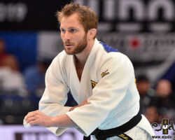 <strong>セバスティアン・ザイドル(ドイツ)<br>
SEIDL Sebastian</strong><br>
31歳 1990/7/12<br>
WR:32位 組み手:左組み<br>
得意技:左背負投、左大内刈、寝技<br>
使用技:左体落、左一本背負投、隅返<br>
<i class="fas fa-external-link-alt"></i> <u>続きを読む</u> セバスティアン・ザイドル(ドイツ) SEIDL Sebastian