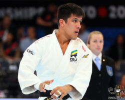 <strong>エドゥアルド・ユウジ=サントス(ブラジル)<br>
SANTOS Eduardo Yudy</strong><br>
26歳 1994/10/25<br>
WR:24位 組み手:右組み<br>
得意技:右大内刈、右大外刈<br>
使用技:右内股、右体落、右小外掛、浮落、隅落、内股透<br>
<i class="fas fa-external-link-alt"></i> <u>続きを読む</u> エドゥアルド・ユウジ=サントス(ブラジル) SANTOS Eduardo Yudy