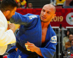 <strong>エマニュエル・ルセンティ(アルゼンチン)<br>
LUCENTI Emmanuel</strong><br>
36歳 1984/11/23<br>
WR:44位 組み手:右組み<br>
得意技:右背負投<br>
使用技:右袖釣込腰、右一本背負投、肩車、右小内刈、右大腰<br>
<i class="fas fa-external-link-alt"></i> <u>続きを読む</u> エマニュエル・ルセンティ(アルゼンチン) LUCENTI Emmanuel