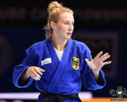 <strong>マルティナ・トライドス(ドイツ)<br>
TRAJDOS Martyna</strong><br>
32歳 1989/4/5<br>
WR:9位 組み手:左組み<br>
得意技:左小内刈、左大内刈、左小内巻込<br>
使用技:左内股、左大外刈、左小外刈、左払腰<br>
<i class="fas fa-external-link-alt"></i> <u>続きを読む</u> マルティナ・トライドス(ドイツ) TRAJDOS Martyna