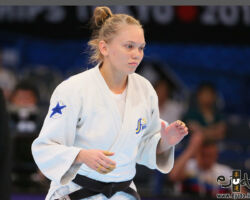 <strong>アンナ・ベルンホルム(スウェーデン)<br>
BERNHOLM Anna</strong><br>
30歳 1991/3/5<br>
WR:12位 組み手:左組み<br>
得意技:寝技、隅返、引込返、左内股<br>
使用技:左大外刈、左大内刈、左小内刈、左小外掛、左釣込腰、左釣腰、隅落<br>
寝技得意技術:腕挫十字固<br>
<i class="fas fa-external-link-alt"></i> <u>続きを読む</u> アンナ・ベルンホルム(スウェーデン) BERNHOLM Anna