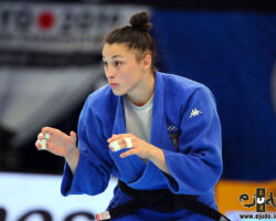 <strong>アリーチェ・ベッランディ(イタリア)<br>
BELLANDI Alice</strong><br>
22歳 1998/11/28<br>
WR:30位 組み手:右組み<br>
得意技:右大外刈、右大外落、左背負投<br>
使用技:左袖釣込腰、左小外掛、右内股、右大内刈、肩車、左支釣込足、右出足払、右小内刈、右体落<br>
<i class="fas fa-external-link-alt"></i> <u>続きを読む</u> アリーチェ・ベッランディ(イタリア) BELLANDI Alice