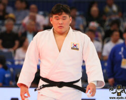 <strong>キム・ミンジョン(韓国)<br>
KIM Minjong</strong><br>
22歳 2000/9/1<br>
WR:18位 組み手:左組み<br>
得意技:左背負投、肩車<br>
使用技:右一本背負投、左一本背負投、左袖釣込腰、左内股、左大内刈、左小内刈、左小外刈、左小外掛、左大外刈、谷落<br>
<i class="fas fa-external-link-alt"></i> <u>続きを読む</u> キム・ミンジョン(韓国) KIM Minjong