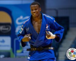 <strong>ケニー・リヴェゼ(フランス)<br>
LIVEZE Kenny</strong><br>
20歳 2002/4/10<br>
WR:47位 組み手:右組み<br>
得意技:浮技、右袖釣込腰<br>
使用技:右大外刈、右大内刈、右小内刈、右背負投、右払腰、谷落<br>
<i class="fas fa-external-link-alt"></i> <u>続きを読む</u> ケニー・リヴェゼ(フランス) LIVEZE Kenny