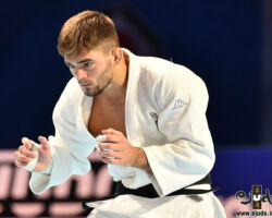 <strong>マヌエル・ロンバルド(イタリア)<br>
LOMBARDO Manuel</strong><br>
23歳 1998/12/4<br>
WR:18位 組み手:右組み<br>
得意技:肩車、右袖釣込腰(丸山スペシャル)<br>
使用技:右小内刈、巴投、右背負投、右一本背負投、右内股、左支釣込足、右大外刈、抱分、隅落<br>
<i class="fas fa-external-link-alt"></i> <u>続きを読む</u> マヌエル・ロンバルド(イタリア) LOMBARDO Manuel