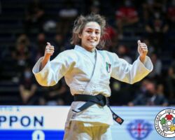 <strong>アッスンタ・スクット(イタリア)<br>
SCUTTO Assunta</strong><br>
20歳 2002/1/17<br>
WR:11位 組み手:組み<br>
得意技:右背負投、右大内刈<br>
使用技:右小外刈、肩車、移腰<br>
寝技得意技術:「秋本返し」<br> アッスンタ・スクット(イタリア) SCUTTO Assunta