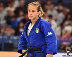 <strong>オデット・ジュッフリダ(イタリア)<br>
GIUFFRIDA Odette</strong><br>
27歳 1994/10/12<br>
WR:11位 組み手:左組み<br>
得意技:左出足払、左送足払、右大内刈、内股透<br>
使用技:左一本背負投、右一本背負投、左背負投、右背負投、左袖釣込腰、右袖釣込腰<br>
<i class="fas fa-external-link-alt"></i> <u>続きを読む</u> オデット・ジュッフリダ(イタリア) GIUFFRIDA Odette