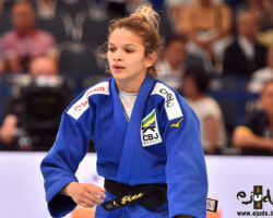 <strong>ラリッサ・ピメンタ(ブラジル)<br>
PIMENTA Larissa</strong><br>
23歳 1999/3/1<br>
WR:14位 組み手:右組み<br>
得意技:左袖釣込腰、左一本背負投<br>
使用技:肩車、右内股、右大内刈、右小内巻込、左外巻込、隅返<br>
<i class="fas fa-external-link-alt"></i> <u>続きを読む</u> ラリッサ・ピメンタ(ブラジル) PIMENTA Larissa