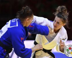 <strong>エテリ・リパルテリアニ(ジョージア)<br>
LIPARTELIANI Eteri</strong><br>
23歳 1999/9/23<br>
WR:3位 組み手:右組み<br>
得意技:裏投、左内股(やぐら投げ)、帯取返<br>
使用技:右釣込腰、左釣込腰、左小外刈、左小内刈、右大内刈、右袖釣込腰、隅落、右大外刈、隅返<br>
<i class="fas fa-external-link-alt"></i> <u>続きを読む</u> エテリ・リパルテリアニ(ジョージア) LIPARTELIANI Eteri